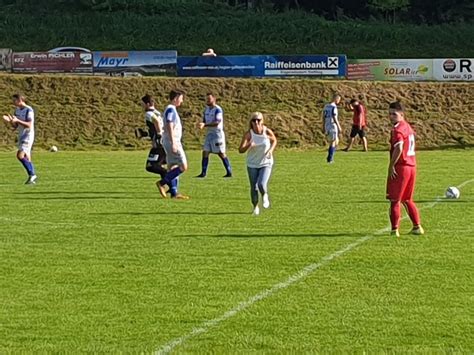 Das bild zeigt mirac celtin aus solingen. Die Matchballspende der Sektion Fitness lieferte einen 3:0 ...