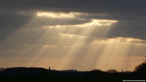 Crepuscular Rays Light Up The Dawn Sky Bbc Weather Watchers