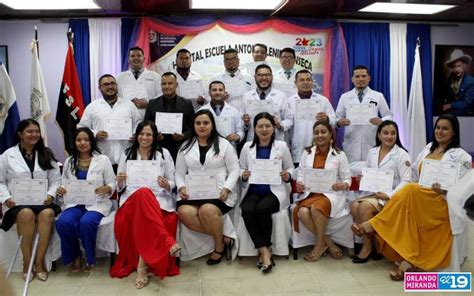 Gradúan A 28 Nuevos Médicos Especialistas En Hospital Antonio Lenin
