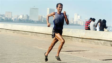 100 Km For 100 Days Meet Mumbais 44 Year Old Road Runner