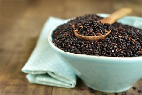 It has two versions, white and brown. Black Rice: Health Benefits, Side Effects, Fun Facts ...