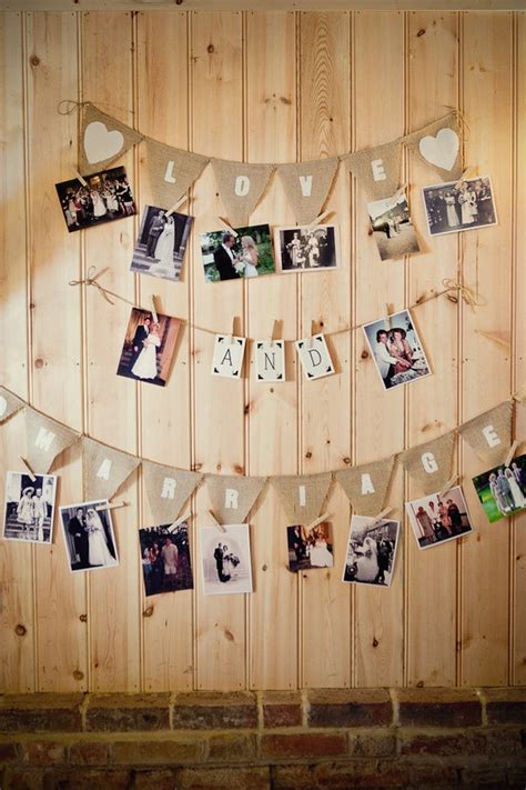 Write your order of the day on a wooden pallet. 21 Fabulous wedding photo display ideas reception