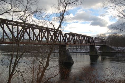Bridgehunter.com | Canalside Rail-Trail - Connecticut River Bridge