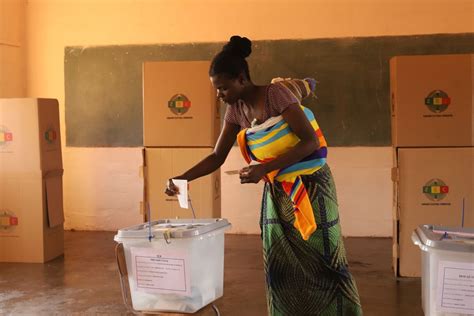 Zimbabwe Votes As President Mnangagwa Seeks A Second Term Elections News Al Jazeera
