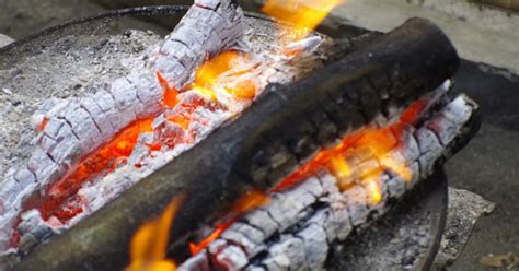 Dan di dalam arus listrik terdapat beberapa macam yang pertama arus listrik searah, arus listrik paralel , arus listrik 3 phase, arus listrik bolak balik, arus listrik seri, arus listrik ac, dan arus listrik dc. Pras Academy - SMP: Mengetahui Perubahan Fisika dan Kimia ...