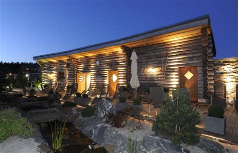 With 1,625 inhabitants (december 2016), it is visited by 144. Rennsteig Spa im H2Oberhof