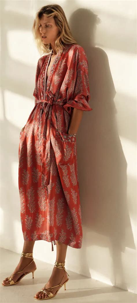Zara propone diversi modelli di abiti eleganti , da cerimonia, sia nel. Abiti Estivi Vestiti Lunghi Estivi Zara / Tele Zamesiti ...