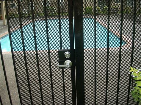Chain Link Pool Fence Gallery Pacific Fence And Wire Co