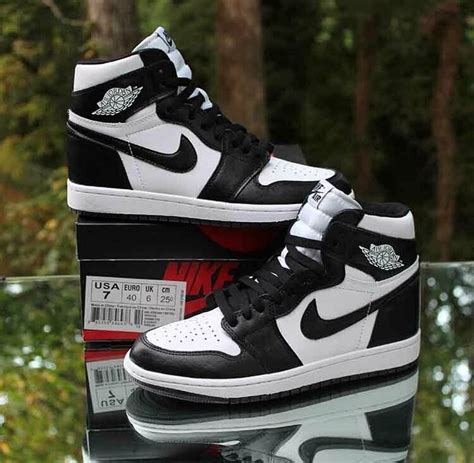 Nike Air Jordan 1 Retro High Og Mens Size 7 Black White 555088 010