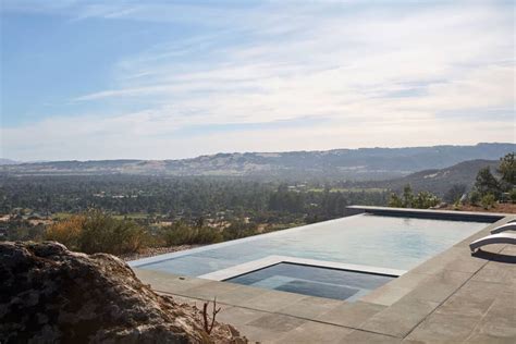 This Hilltop House Boasts Astounding Views Over Sonoma Valley