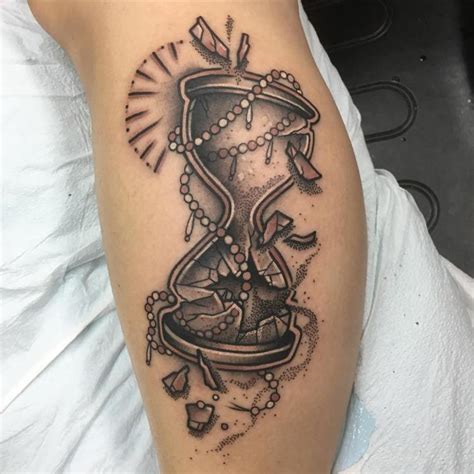 Meaningful Broken Hourglass Drawing ~ Hourglass Tattoo Timepiece Bocarawasute