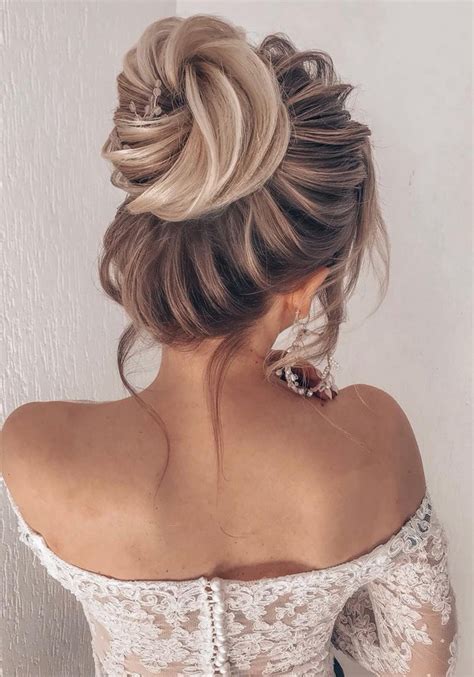 Top 20 High Bun Wedding Hairstyles From 7 Instagram Gurus Roses And Rings