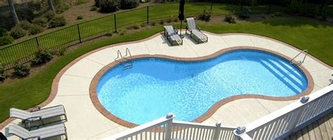 Blue stone pavers on front porch and steps. pools with red brick coping - Google Search | Inground ...