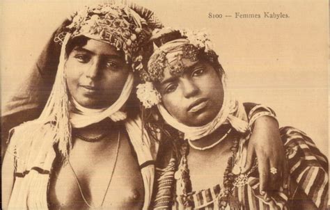 femmes kabyles semi nude middle eastern arab women c1915 postcard topics risque women