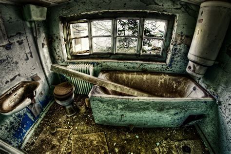 Creepy Bathroom Found This Creepy Bathroom During An Urbex Flickr