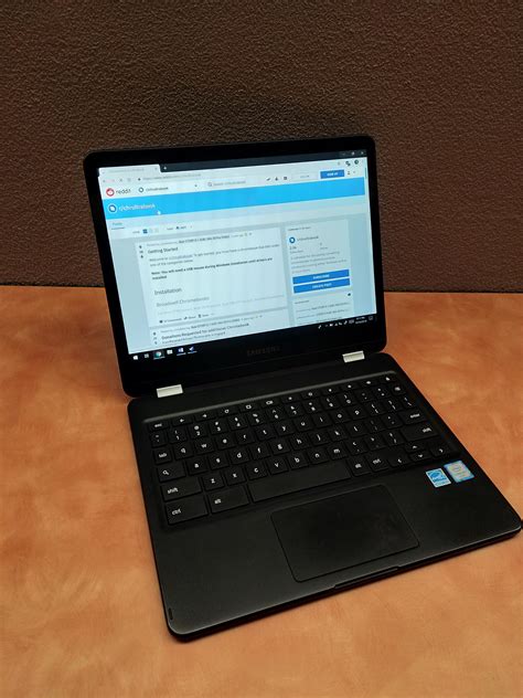 Samsung Chromebook Pro running Windows 10 : chrultrabook