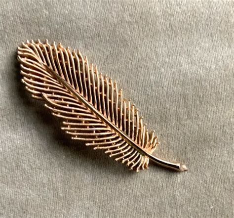 VINTAGE CROWN TRIFARI Leaf Pin Large Brooch Gold Tone 35 00 PicClick