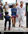 Jude Law avec sa fille Iris et son fils Rudy marcher dans Primrose Hill ...