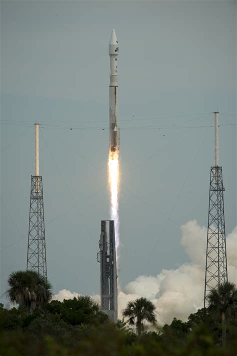 Maven Nasa Launches Maven To Study Upper Atmosphere Of Mars