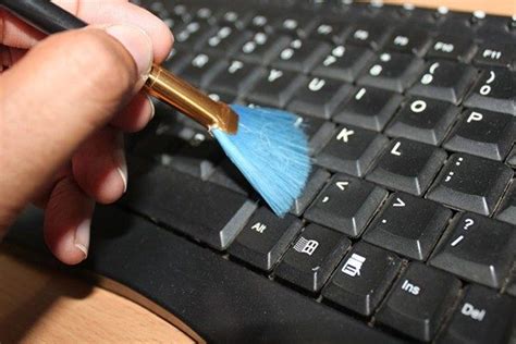How To Clean Laptop Keyboard Pc Mind