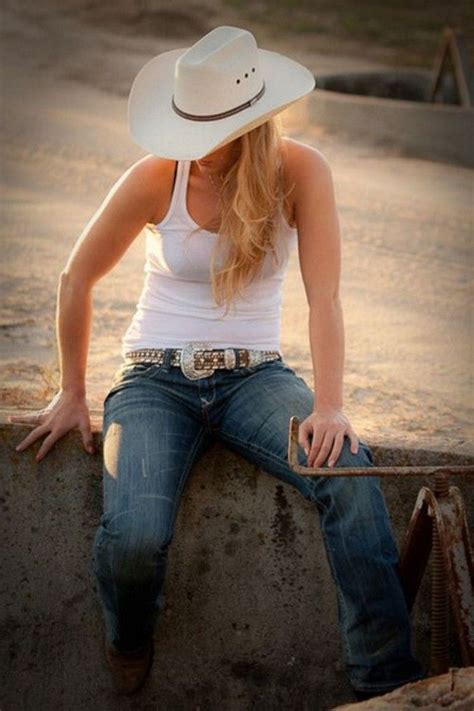 Country Girls Make Hump Day A Little Sweeter 21 Photos Cowgirl Quotes Country Girls Cowgirl