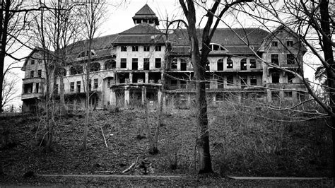 25 Terrifying Haunted Houses Few Are Brave Enough To Live In Youtube