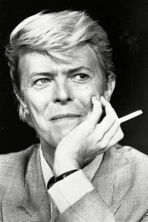 50 Famous People You Didnt Know Were Left Handed David Bowie Bowie