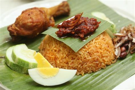 Malaysian nasi lemak is the definitely of heavenly food. Nasi Lemak Goreng - masam manis