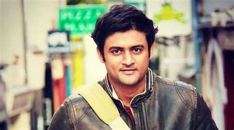 Manav Gohil Up For Sports Show Television News Zee News