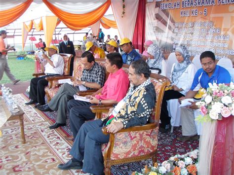 Kaunter bahagian pengurusan sekolah berasrama penuh dan sekolah kecemerlangan, kpm. Kokurikulum SBP: SMAP KAJANG DAN SMS KUALA SELANGOR TERUS ...