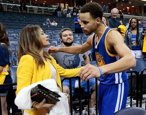 Stephen Currys Mom Hits Half Court Shot At Event