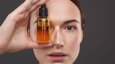 Why You Should Add Orange Facial Oil To Your Skincare Routine