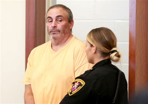 Man Killed His Wife Tossed Her In Their Pool And Got Applebees