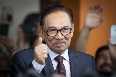 Malaysias Reformist Politician Anwar Ibrahim Released From Jail