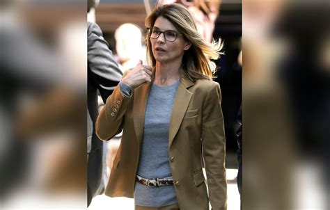 lori loughlin looks frail in court amid college admissions scandal