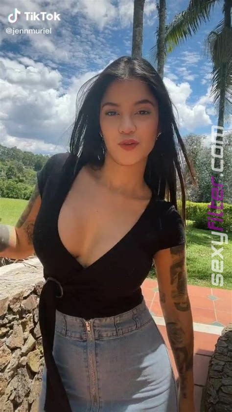 Sexy Jenn Muriel Shows Cleavage In Black Top Sexyfilter