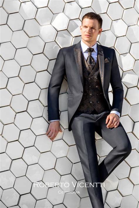 En nuestra tienda tenemos ese conjunto que te haga resaltar. TRAJE NOVIO MOD 29 - 2020 - Avaguel - Alquiler de Chaqué ...