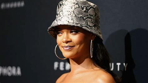 Affordable Shippingrihanna Is The First Black Woman To Head A Luxury