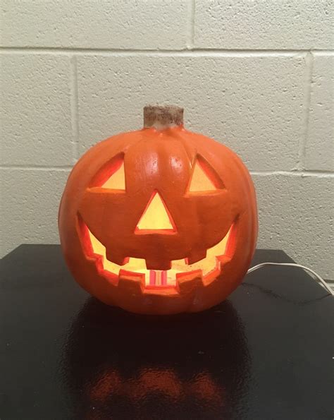 Vintage Jack O Lantern Made In 1998 Discontinued Work And Functions Perfectly Texture Detailing