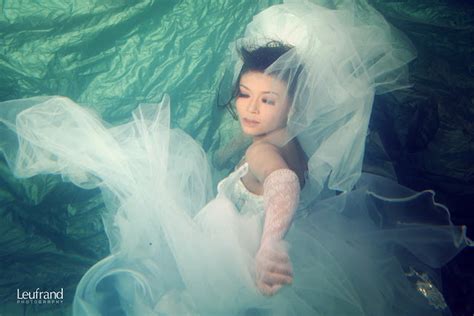 Leufrand Photography Fashion Underwater