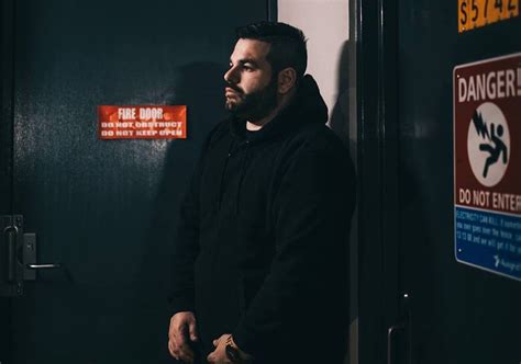 Он обрёл популярность благодаря синглу «astronaut in the ocean». Sydney's Masked Wolf Stands Out From The Hip-Hop Pack On New Single, 'Vibin' — Good Intent