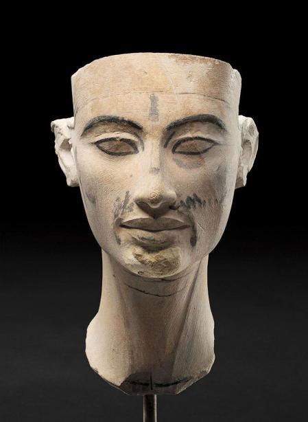 El Descubrimiento Del Busto De Nefertiti