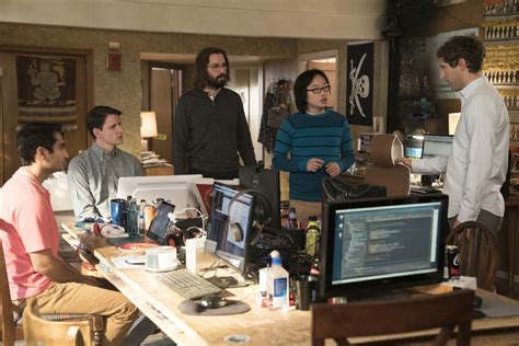 Since silicon valley finished forever after six seasons, you might be looking for similar tv shows. Silicon Valley on HBO: Cancelled or Season 6? (Release ...