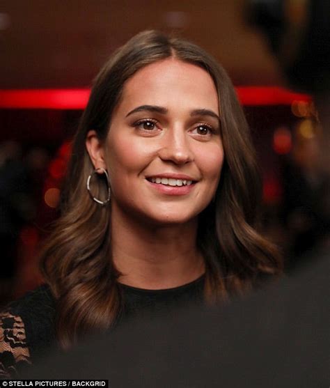 Alicia Vikander Laments Hollywood For Lack Of Strong Women Daily Mail