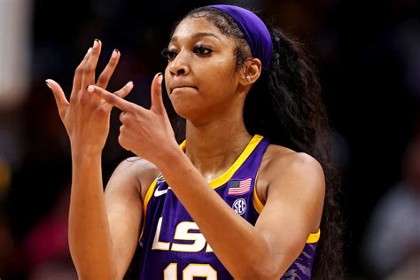 Angel Reese Recreates The Infamous Hand Gesture In Video During The Lsu Parade Louisiana News
