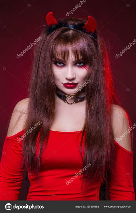 Beautiful Sexy Woman Devil Costume Demon Horns Red Dress American Stock