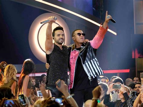 “despacito” “livin la vida loca” y “a puro dolor” entre las 50 mejores canciones primera hora