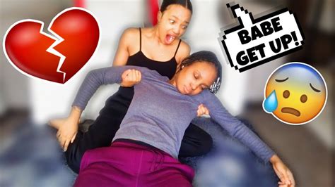 Pass Out Prank On Girlfriend Cute Reaction Youtube