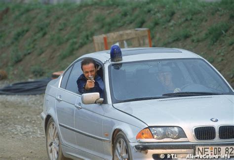 Son système empêche le vol de l'auto en émettant un signal sonore pour alerter son propriétaire cette alarme cobra voiture fonctionne lorsque le moteur de la voiture est en marche. Alerte Cobra - Alarm für Cobra 11 // AlerteCobra.info V3 ...