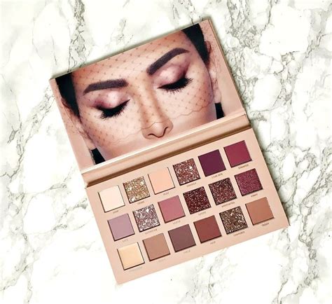 New Huda Beauty The New Nude Eyeshadow Palette Review Swatches